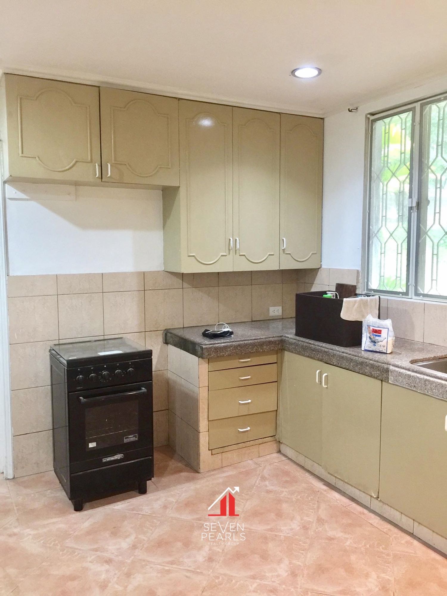 4BR House & Lot Dasmarinas Village I For Lease07