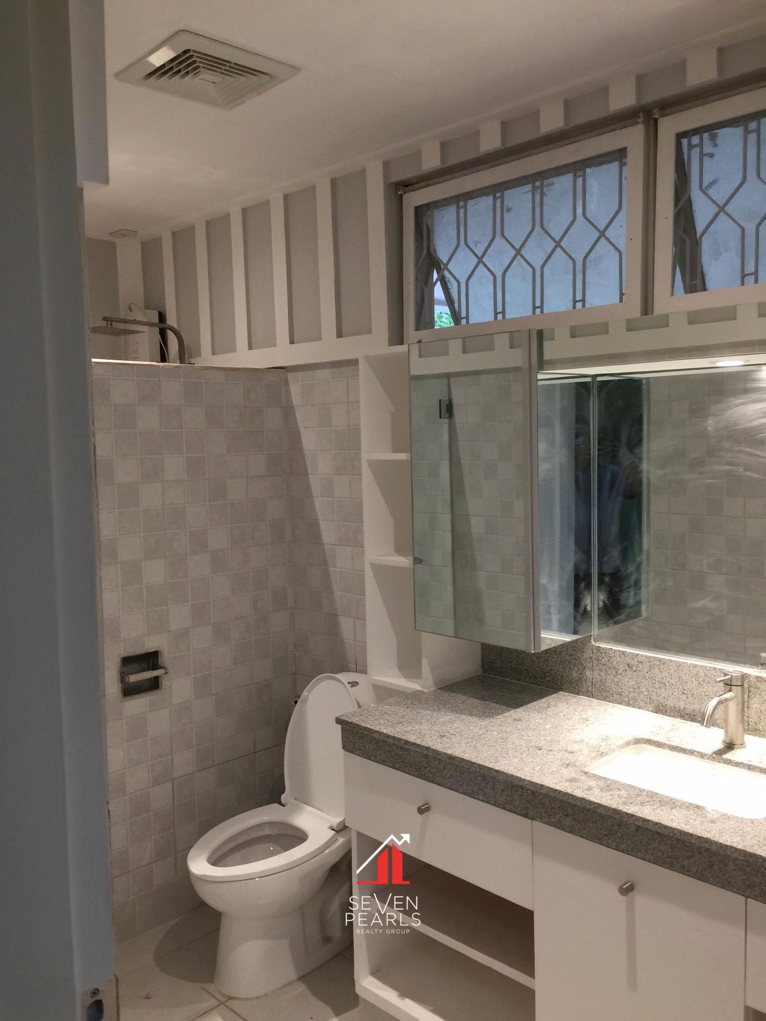 4BR House & Lot Dasmarinas Village I For Lease10