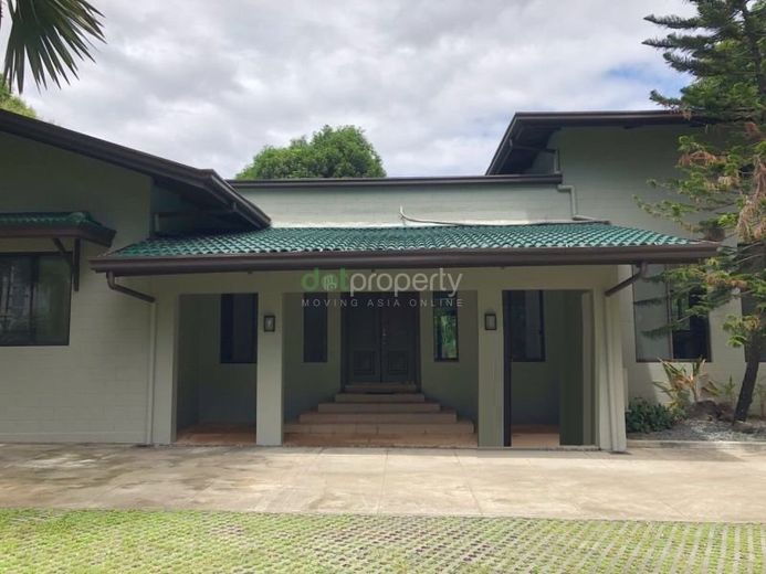 Mckinley Road - Bungalow House for Rent with Swimming Pool.01