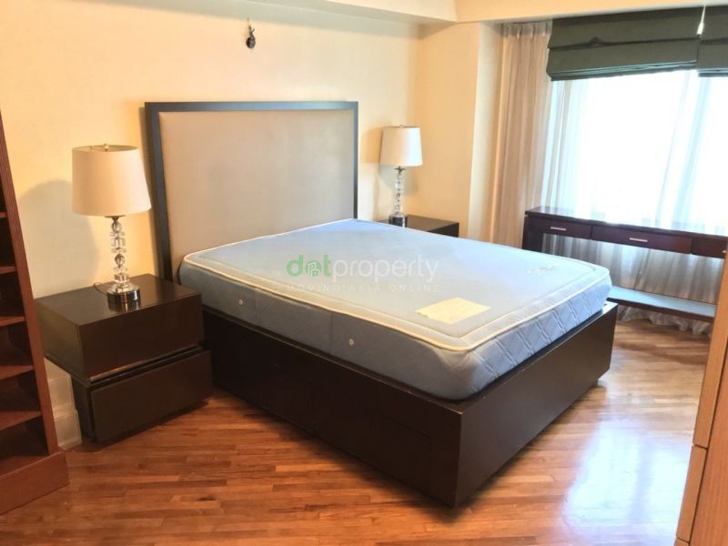 Condominium For Rent in Hidalgo Place.04