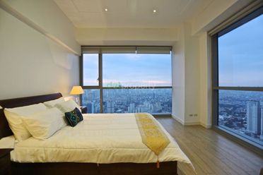 One Shangri-La Place 2-Bedroom Condo for Rent.02