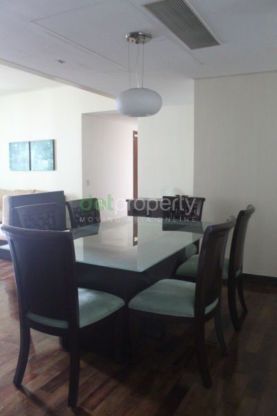 "Condominium For Rent in Residences at Greenbelt, Makati City."04