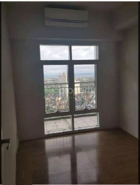 Two Serendra 2-Bedroom Condo for Rent.03