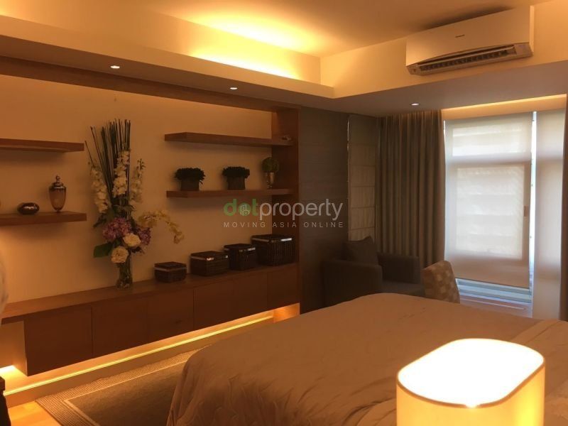 "Condominium For Rent in One Serendra, Taguig City."04