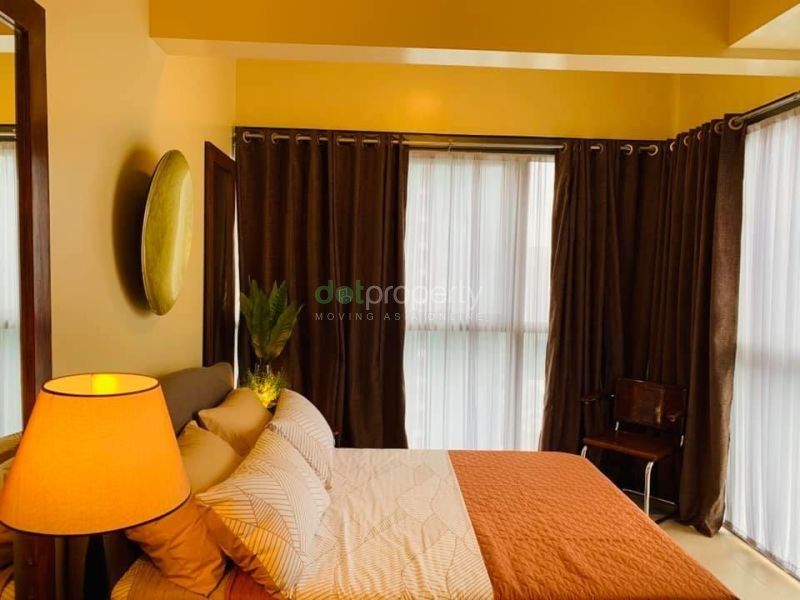 Uptown Ritz 2-Bedroom Condo for Rent.04