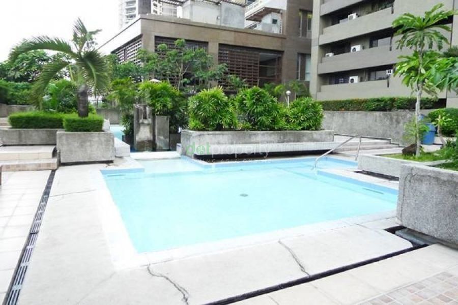Makati Tuscany 2-Bedroom Condo for Sale.03
