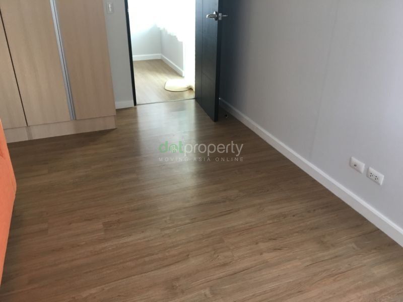 Two Serendra 1-Bedroom Condo for Rent.03