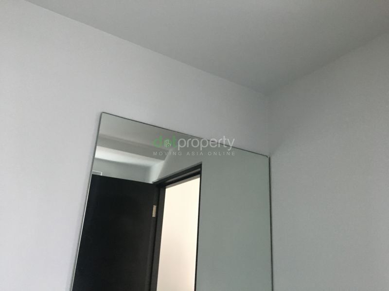 Two Serendra 1-Bedroom Condo for Rent.04