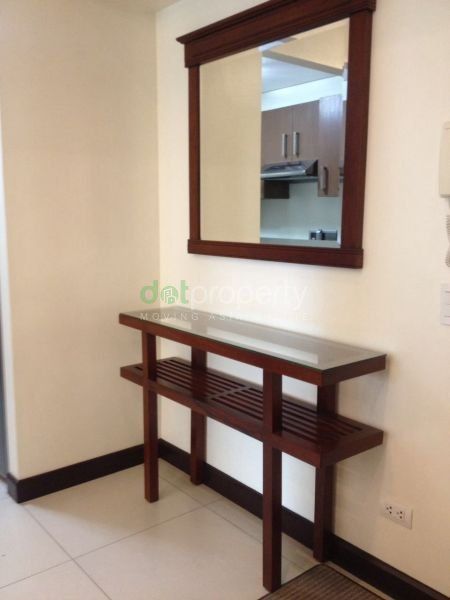 Two Serendra 1-Bedroom Condo for Rent.03