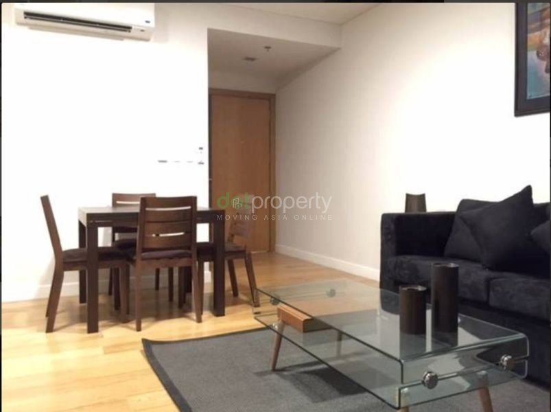 "Condominium For Rent in Park Terraces, Makati City."04