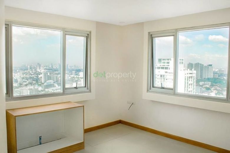 Swire Elan Suites (Penthouse) 3-Bedroom with Parking Condo for Rent.01
