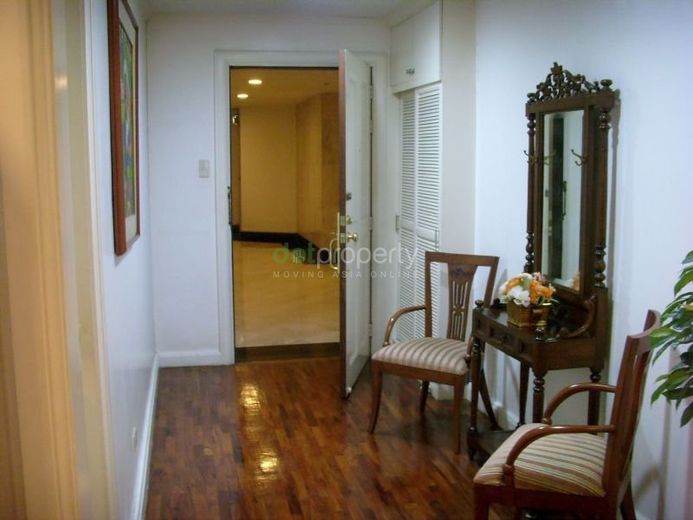 Easton Place 2-Bedroom Condo for Rent.01