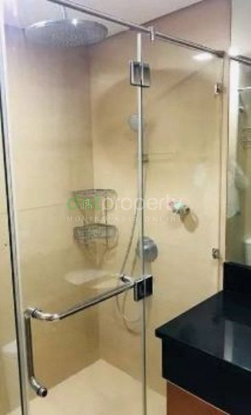 "Studio For Rent in Park Terraces, Makati City."03