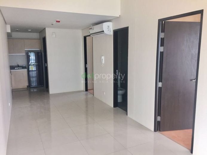 "Condominium For Rent in Park West, BGC Taguig City."01