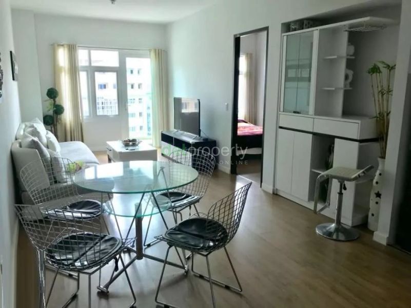 Two Serendra 1-Bedroom Condo for Rent.04