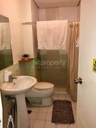 Fifth Avenue Place 1-Bedroom Condo for Rent.01