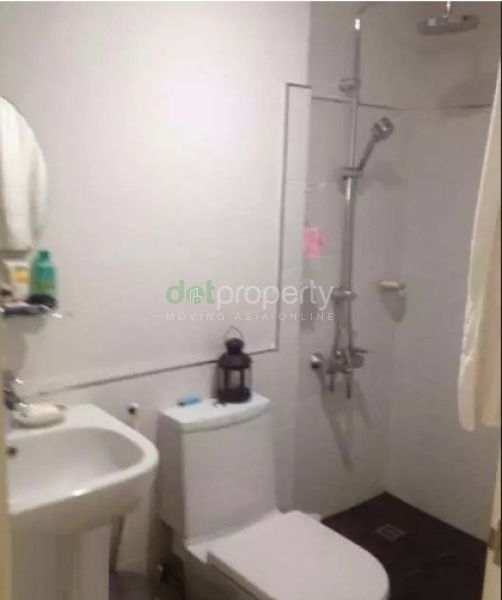 Two Serendra Studio Condo for Rent.03