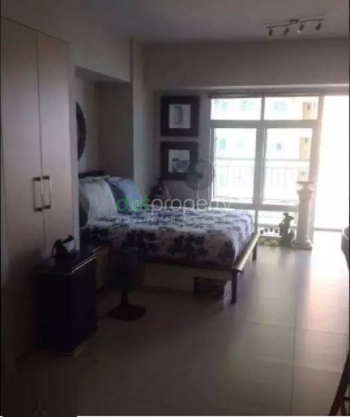Two Serendra Studio Condo for Rent.04