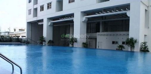 Condominium for RENT in The Columns Legazpi Village.02