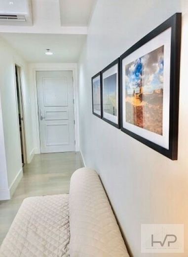 "Lincoln Tower - Studio, 32sqm, Fully furnished w/ Parking, Rockwell Ce"01