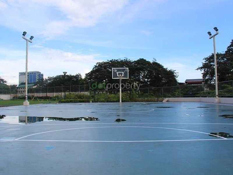 2 Bedroom Bare Unit For Rent in Zinnia Tower EDSA Munoz Quezon City.03