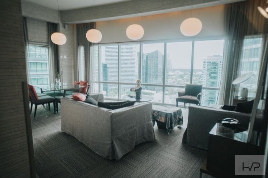 "Amorsolo - 2BR, 123 sqm, semi furnished."03