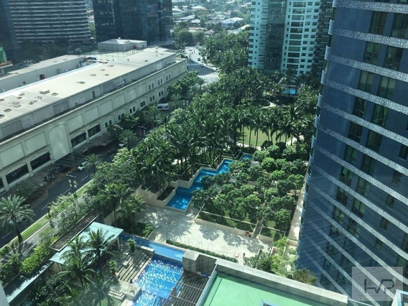 "Amorsolo - 2BR, 123 sqm, semi furnished."04