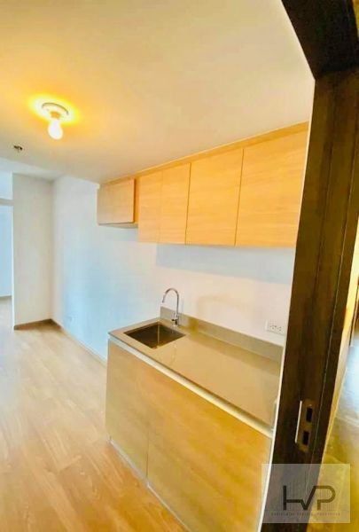 "For Rent : The Rise - Studio, Furnished, 28sqm, Malugay, Makati City."04