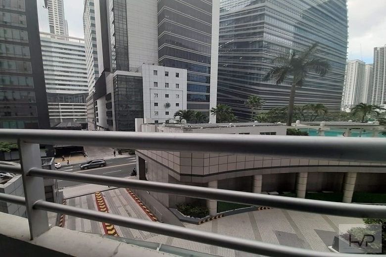 "For Rent: One Mckinley Place - 1 bedroom, fully furnished with 1 parki"01
