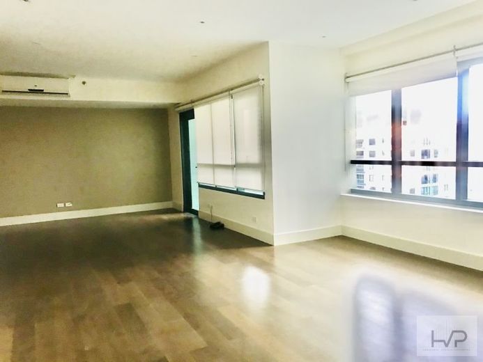 "For Rent: Edades Tower- 3 Bedrooms, 194sqm, semi-furnished with Parkin"01