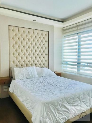 "For Rent : Edades Tower- 2 BR, Furnished with 1 Parking, 96sqm, Rockwe"01