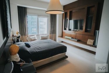 "Amorsolo - 2BR, 123 sqm, semi furnished."02