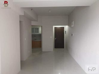 "For Rent: Uptown Ritz - 2 bedroom, semi-furnished with parking, 80sqm."02