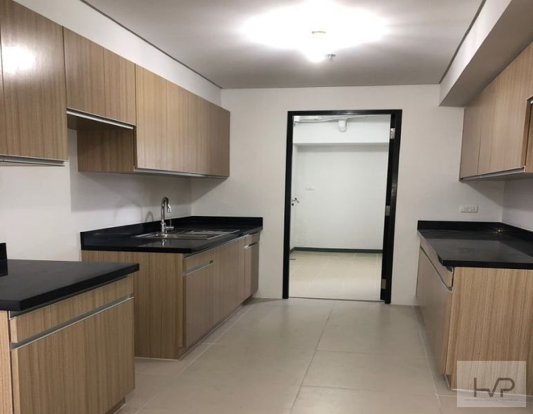 "For Rent: One Maridien Tower - 2 Bedroom, fully furnished with parking"03