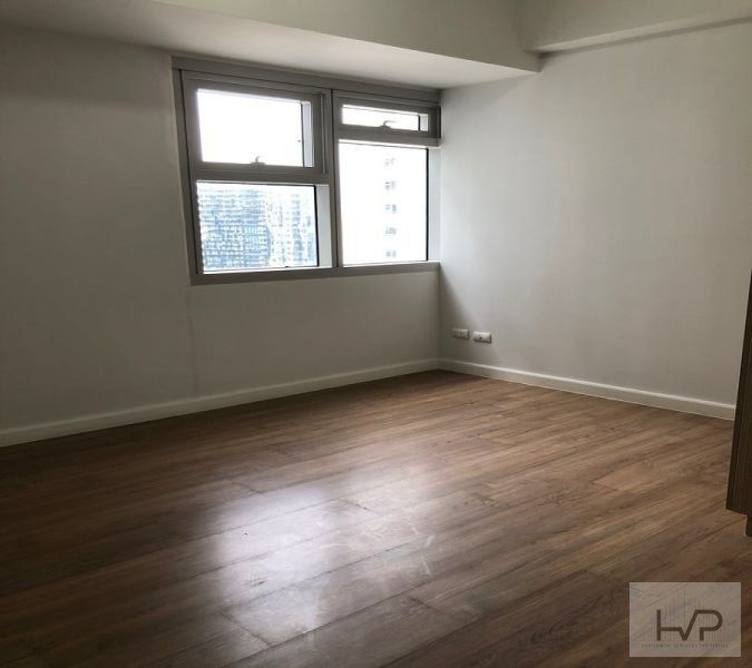 "For Rent: One Maridien Tower - 2 Bedroom, fully furnished with parking"04