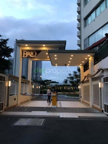 For Rent 2 Bedroom Bare with Parking in Brio Tower Makati.03