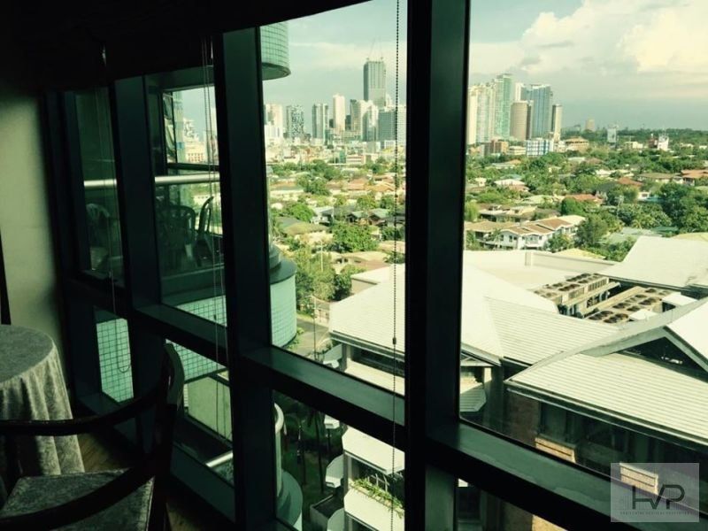 "Hidalgo - Studio, 52 sqm, Fully furnished w/ parking."04