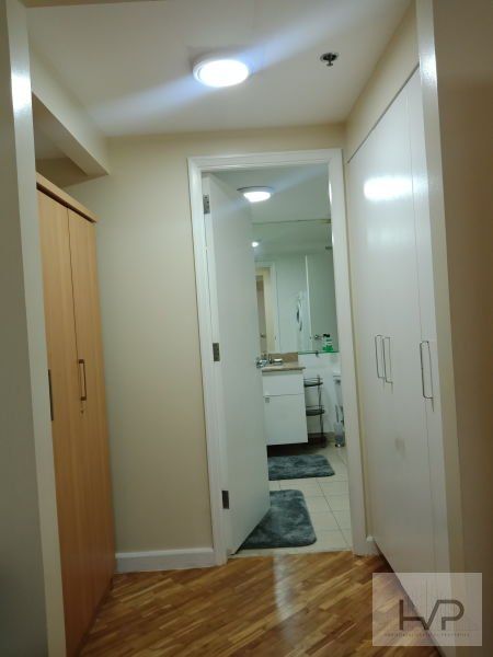 "Joya South - 1BR, 57sqm, Fully furnished w/ Parking, Rockwell Center,"04