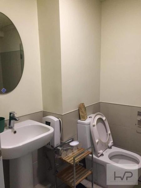 "For Rent: Senta - Studio, furnished, 35sqm, Legaspi Village, Makati."04