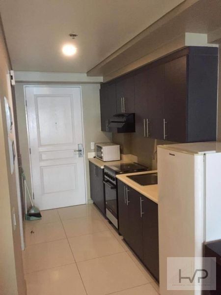 "For Rent: Senta - Studio, furnished, 35sqm, Legaspi Village, Makati."03
