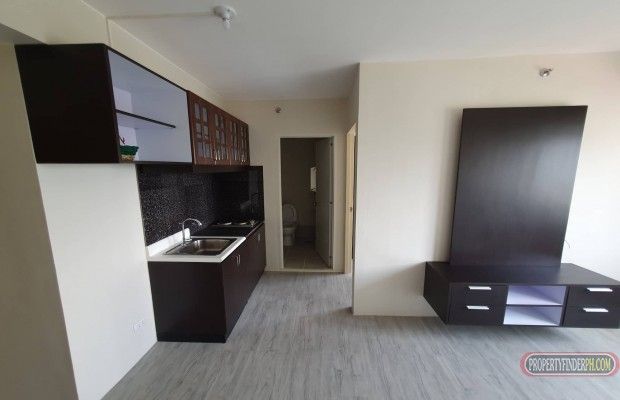 Semi-furnished 1-bedroom Condominium Unit for Rent04