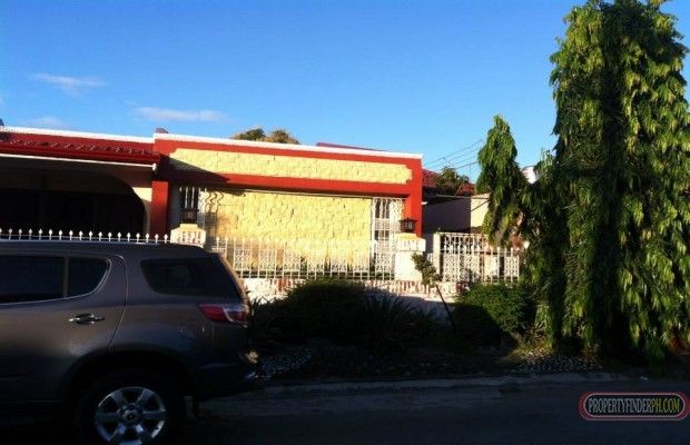 "House for rent in Multinational Village,ParanaqueNear Airport/Duty Fr"01