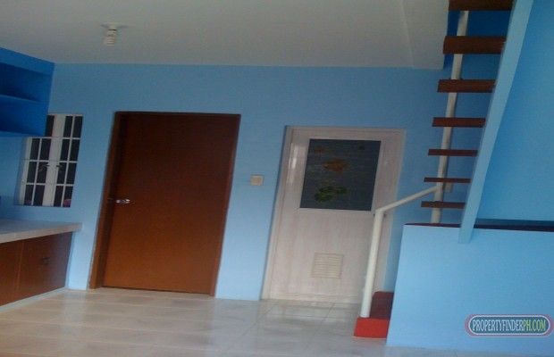 "Apartment 4 rent. up and down, 2 Bedrooms"03
