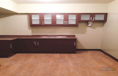 2BDR Condo with parking - Royal Palms02