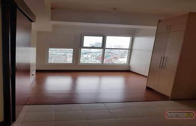 Condominium for rent at makati Office or residential used02