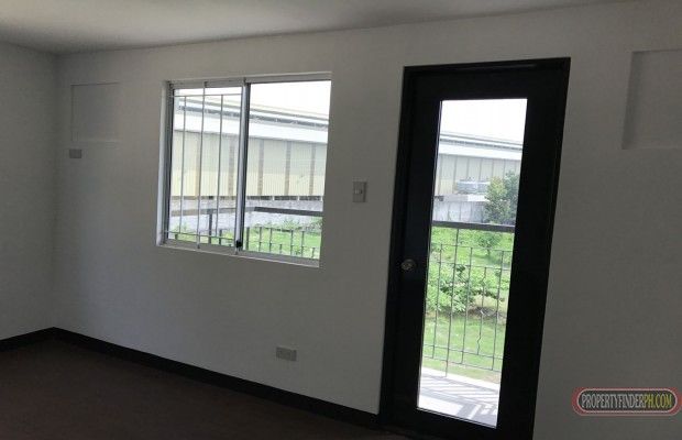 Studio bare unit with balcony  along Sandoval Ave Pasig03