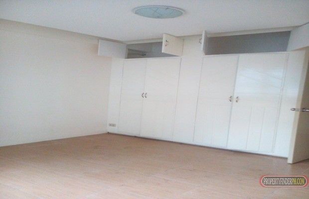 "Condo for rent, 3BR, 2T&amp;B, approx 100sqm, walking distance to PGH,"03