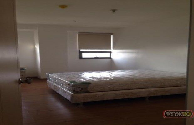 For Rent: Three Bedrooms Semi-Furnished in Icon Residences04