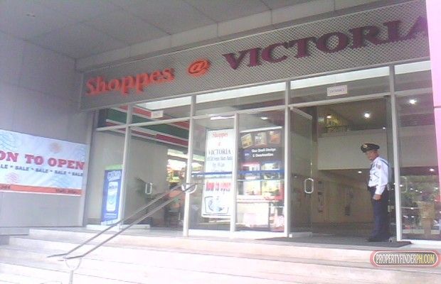 Commercial space for lease at the Ground floor area and Mezz.Floor Vic01