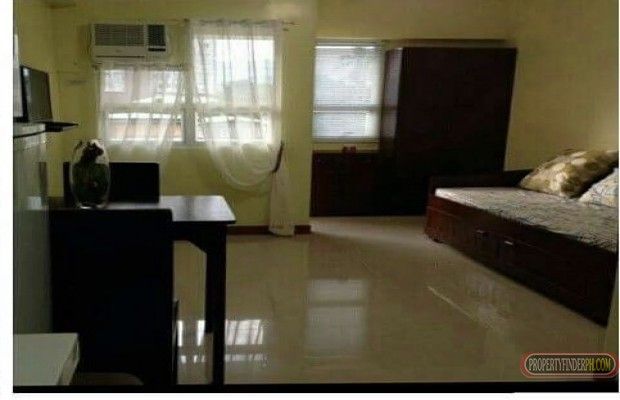 "Fully Furnishedfree sky &amp; cobdo duesfiber optic internet P 3,500"01
